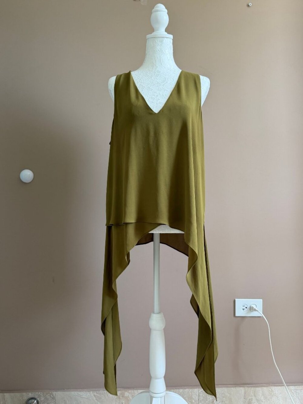 BCBGMAXAZRIA green tunic size L